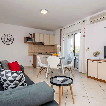 In - Insel 41267 Apartamento *