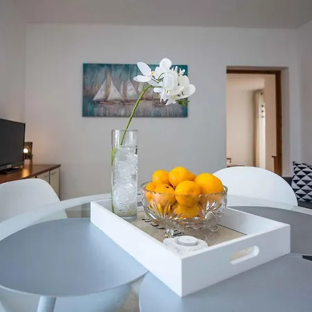 In - Insel 41267 Apartamento *
